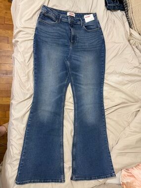 Wrangler Fierce Flare Jeans-New with tags